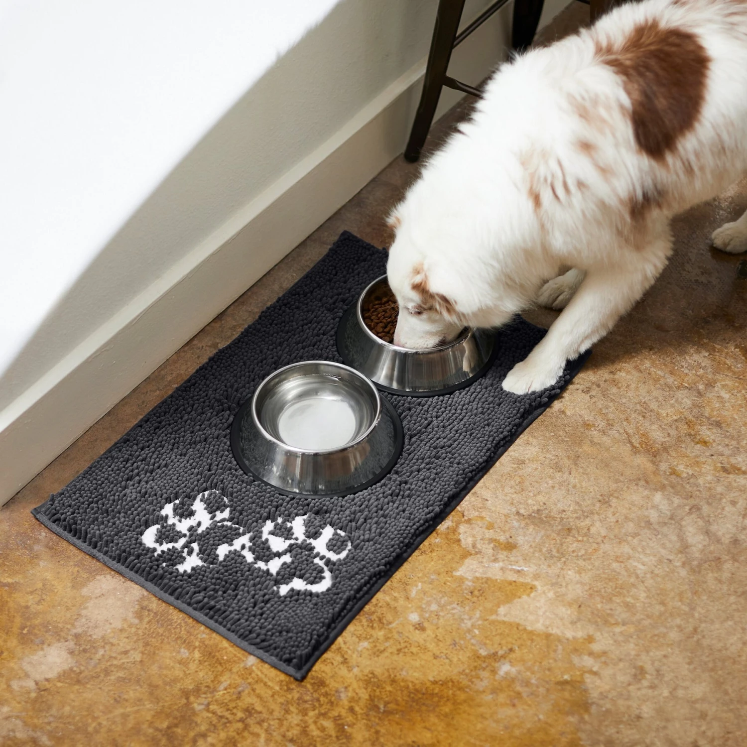 Frisco Microfiber Chenille Paw Print Dog & Cat Mat, Dark Gray 6 Frisco Microfiber Chenille Paw Print Dog & Cat Mat, Dark Gray - Image 4