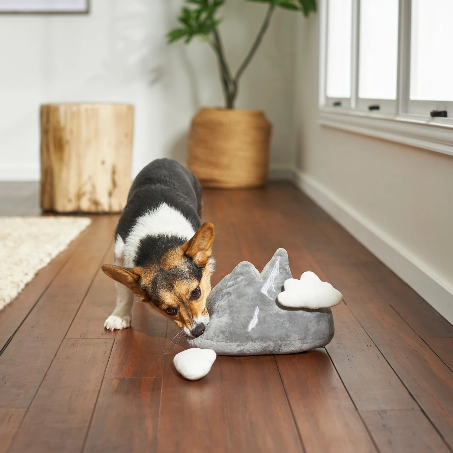 Frisco Road Trip Mountain Range Plush Squeaky Dog Toy 6 Frisco Road Trip Mountain Range Plush Squeaky Dog Toy - Image 4