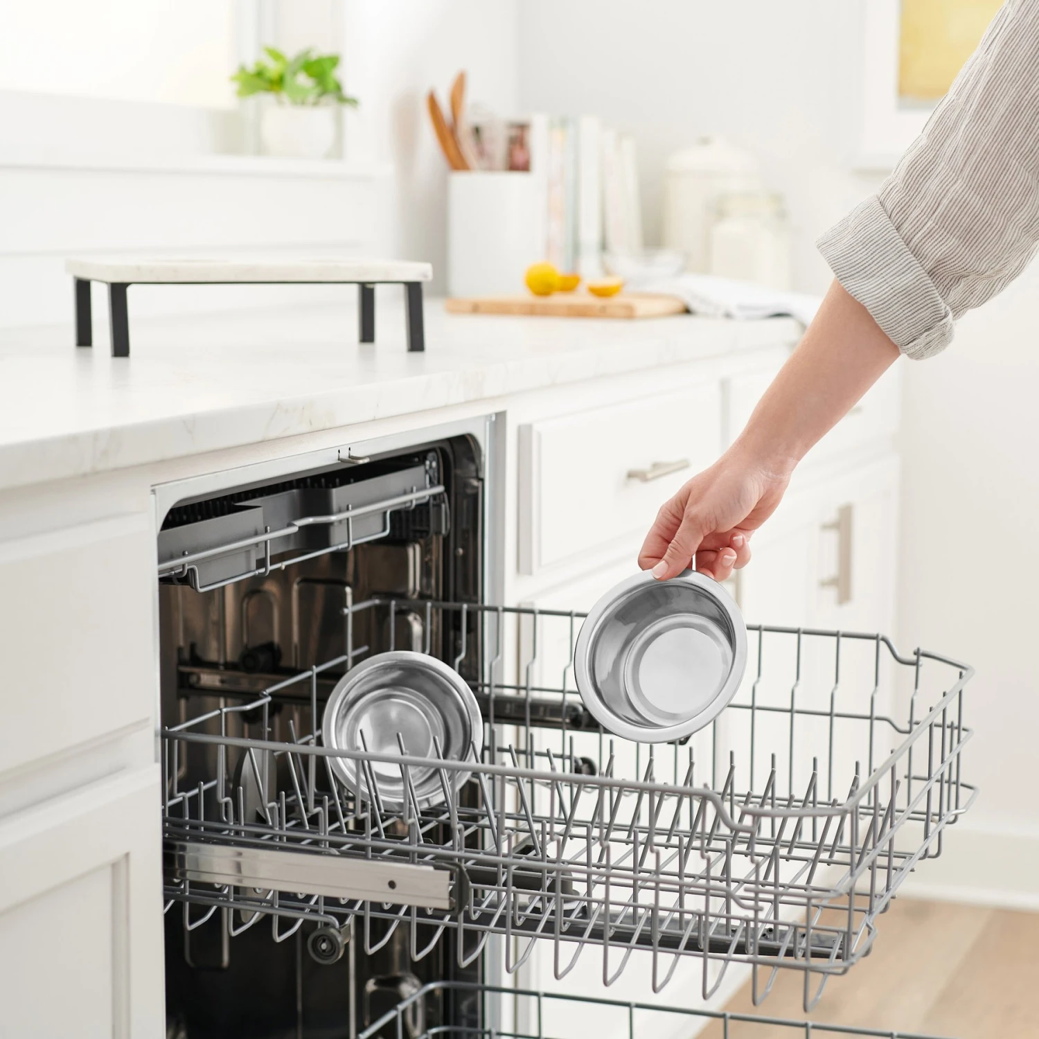 Frisco Marble Elevated Stainless Steel Double Diner Dog & Cat Bowls 8 Frisco Marble Elevated Stainless Steel Double Diner Dog & Cat Bowls - Image 6